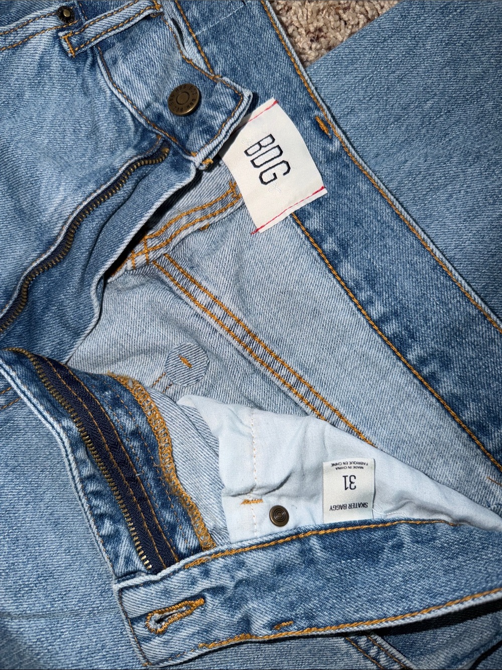 BDG Skater Baggy Jeans - Picture 3 of 6
